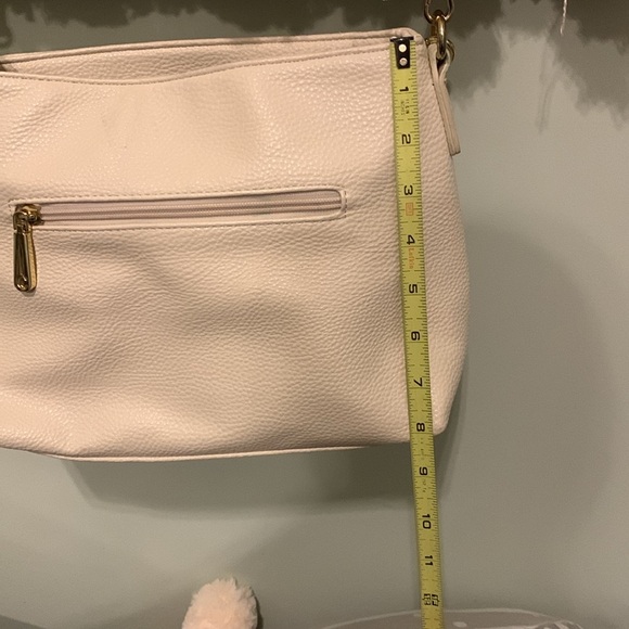 Cream Faux Leather Gold Trim Crossbody Shoulder Bag Charming Charlie’s - Picture 11 of 11